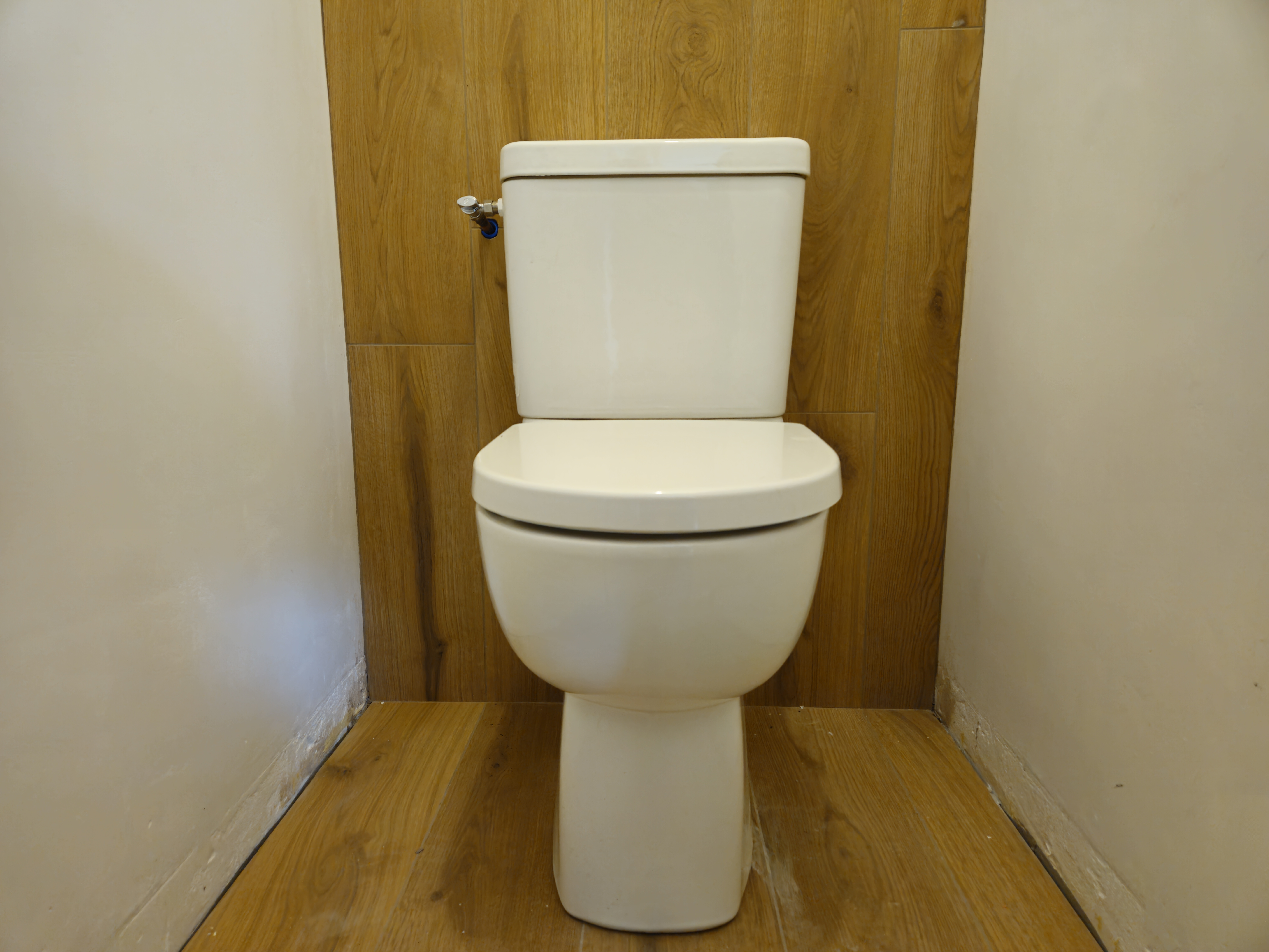 Remplacement de toilette par un plombier TICO à Concarneau