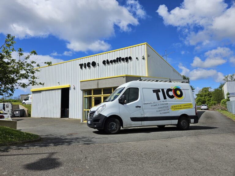Devanture et véhicule d'intervention TICO à Concarneau